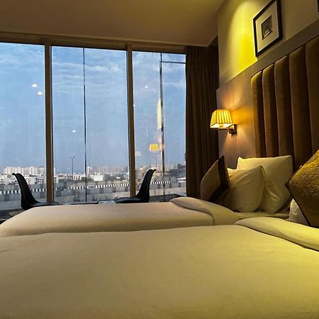 Hotel Sakura Gold Γκουργκάον Εξωτερικό φωτογραφία