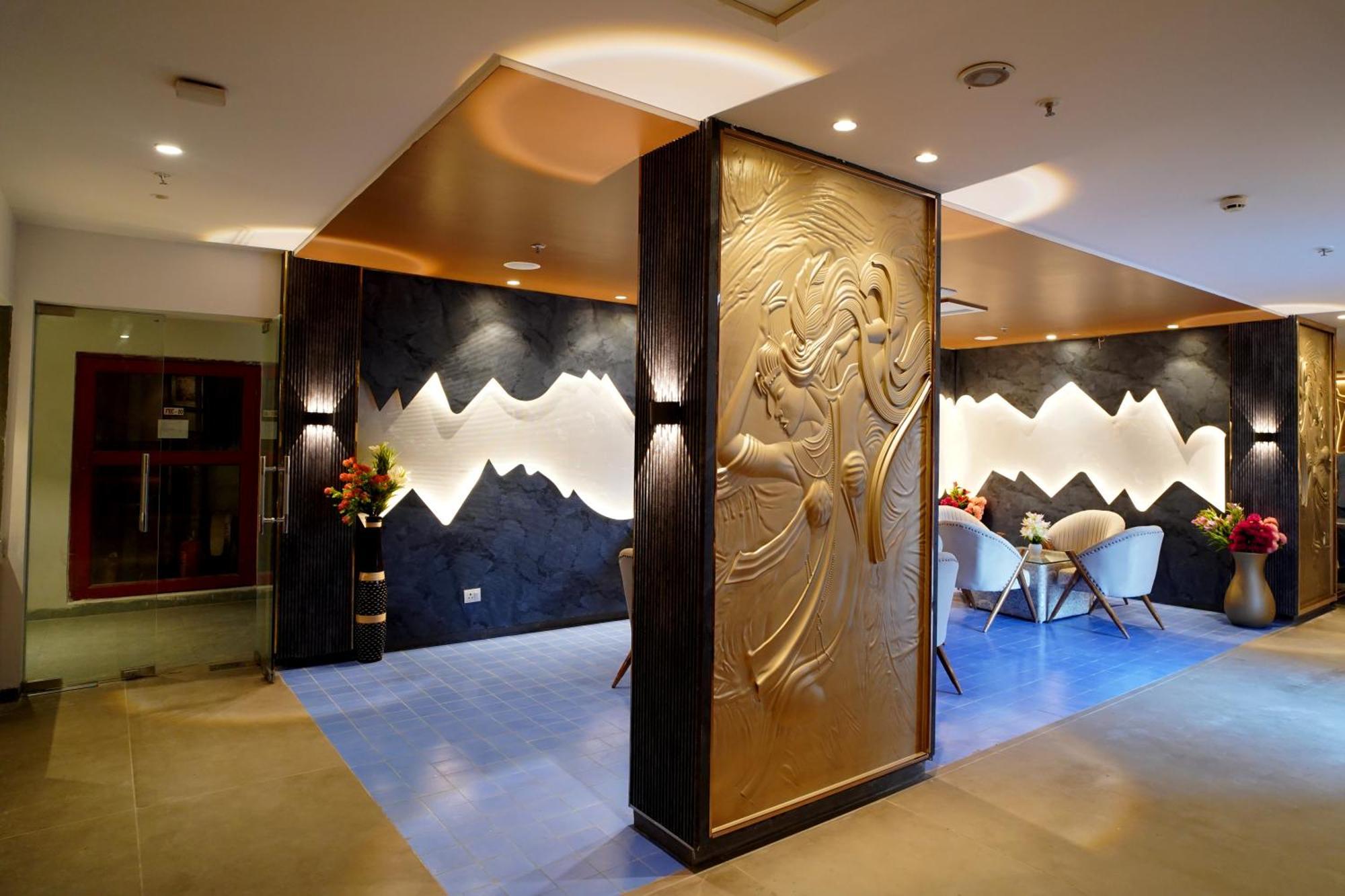 Hotel Sakura Gold Γκουργκάον Εξωτερικό φωτογραφία