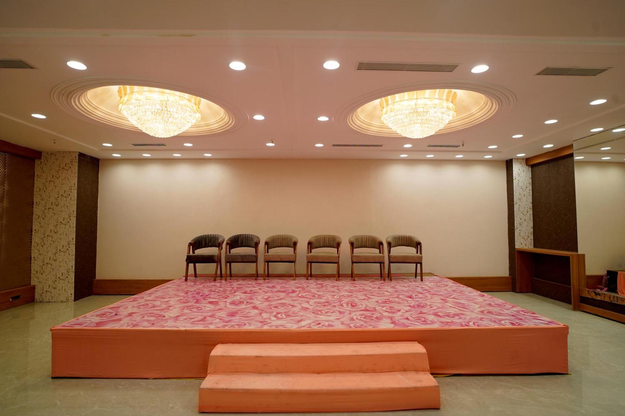 Hotel Sakura Gold Γκουργκάον Εξωτερικό φωτογραφία